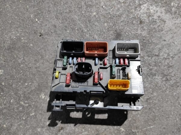 Caja de reles / fusibles Peugeot 307 1.6 (109 cv)
