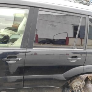 Puerta trasera izquierda Toyota Land Cruiser (120) Prado 3.0 D-4D (5 dr) (173 cv) 120