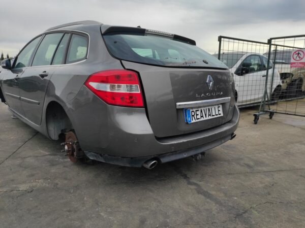 Paragolpe trasero Renault Laguna III Grandtour 2.0 dCi FAP (150 cv) Automatico - Imagen 3
