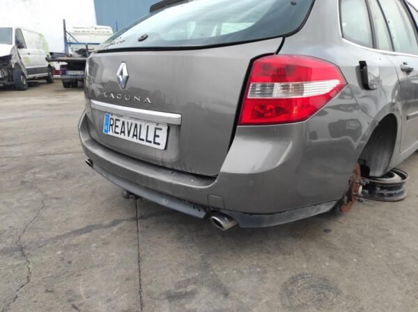Paragolpe trasero Renault Laguna III Grandtour 2.0 dCi FAP (150 cv) Automatico - Imagen 2