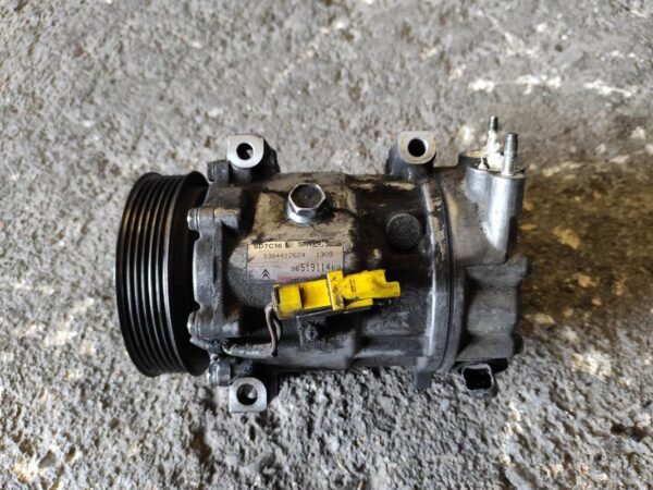 Compresor aire acondicionado Citroen C4 I Picasso (Fase I, 2007) 1.6 HDi (109 cv) - Imagen 2