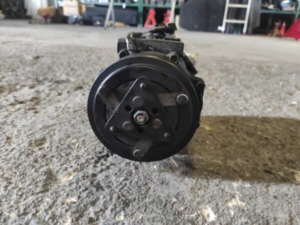 Compresor aire acondicionado Ford Focus Turnier II 1.6 TDCi  (110 CV) - Imagen 3