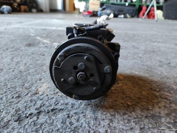 Compresor aire acondicionado Renault Clio II 1.4 (B/CB0C) (75 cv) - Imagen 3