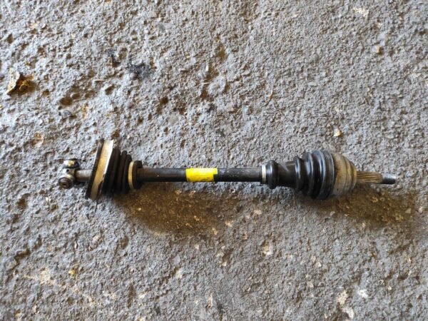 Transmisión delantera izquierda Renault Clio II 1.9 D (B/C/SB0E) (64 cv)