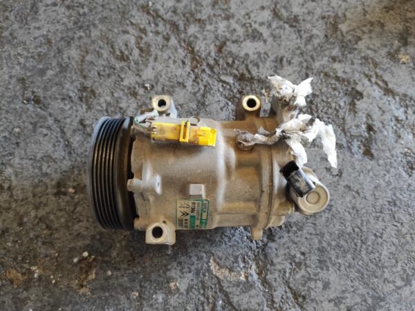 Compresor aire acondicionado Peugeot 407 2.0i 16V (136 cv) - Imagen 2