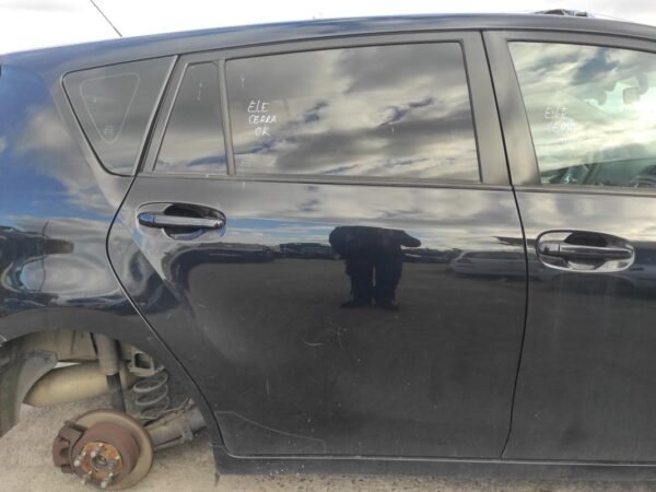 Puerta trasera derecha Toyota Verso 2.0 D4-D (126cv)
