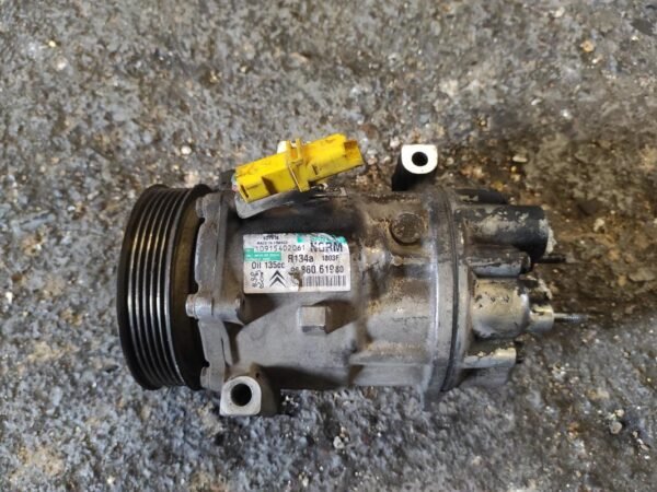 Compresor aire acondicionado Peugeot Expert Furgón (VF3A_, VF3U_, VF3X_) 2.0 HDI 120 (120 cv) - Imagen 2