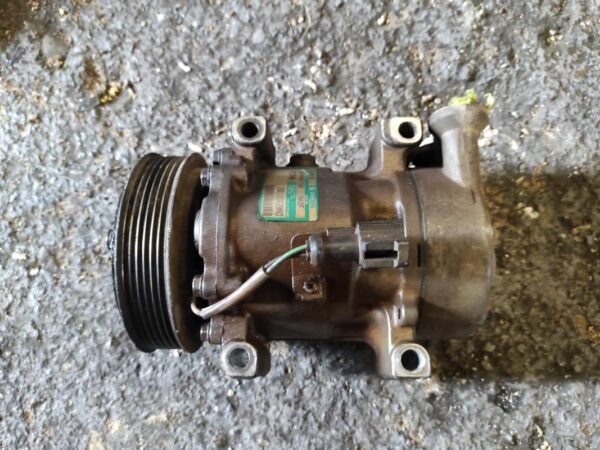 Compresor aire acondicionado Ford Fusion 1.4 TDCi (68 cv) - Imagen 3