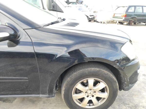 Aleta delantera derecha Mercedes Benz ML (W164) ML 320 CDI (224 cv)