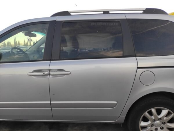 Puerta lateral corredera izquierda Kia Carnival III 2.9 CRDi (185 cv)