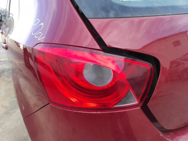 Piloto trasero izquierdo Seat Ibiza IV (Versión 2012) 1.6 TDI (90 cv)