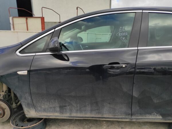 Puerta delantera izquierda Opel Astra J 1.7 CDTI (125 cv)