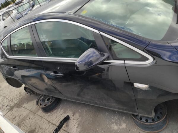 Puerta delantera derecha Opel Astra J 1.7 CDTI (125 cv)
