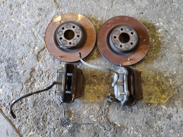 Juego de pinzas de freno delanteras Mercedes Benz CLS coupe (C219) CLS 350 (272 cv) G-TRONIC
