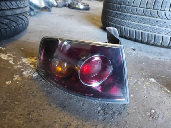 Piloto trasero izquierdo Seat Ibiza III 1.4 TDi (80 cv)