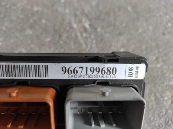 Caja de reles / fusibles Citroen C3 II (Fase II, 2013) 1.6 BlueHDi (75 cv) - Imagen 2
