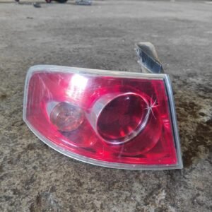 Piloto trasero izquierdo Seat Ibiza III 1.9 TDi (101 cv)