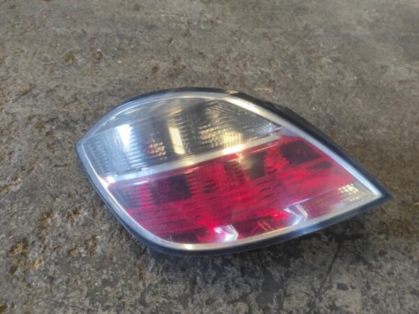 Piloto trasero izquierdo Opel Astra H 1.7 CDTI (80 cv)