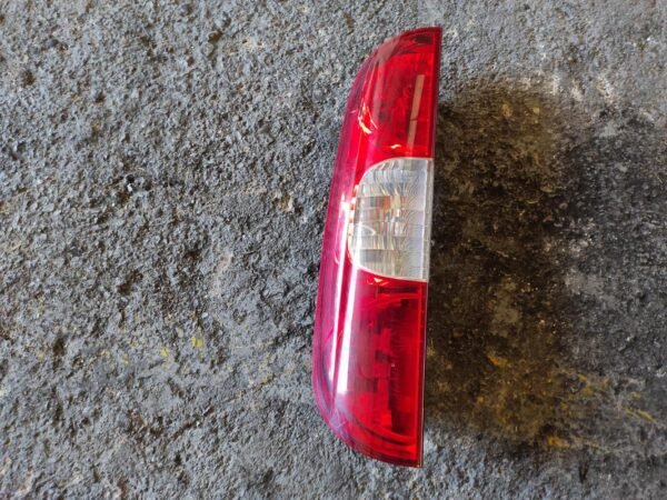 Piloto trasero izquierdo Fiat Doblo Cargo (223_) 1.9 JTD (105 cv)
