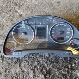 Cuadro de instrumentos Audi A4 Avant (B7 8E) 2.0 TDI (140 cv)