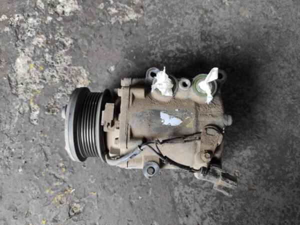 Compresor aire acondicionado Ford Focus Hatchback I 1.8 Turbo DI (90 cv) - Imagen 2