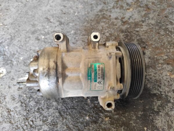Compresor aire acondicionado Peugeot 307 Station Wagon 2.0 HDi (136cv) - Imagen 2