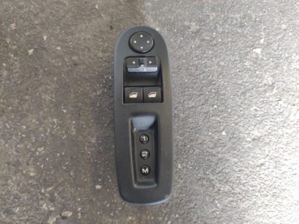 Mando elevalunas delantero izquierdo Peugeot 407 Coupe 2.7 V6 24V HDi (205 cv)