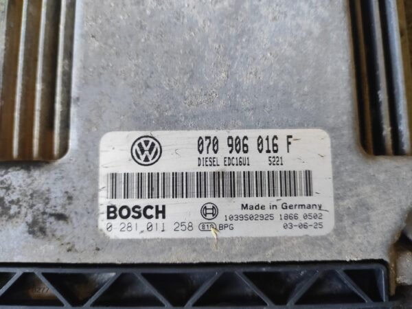 Centralita motor uce Volkswagen Touareg I (7L) 2.5 R5 TDI (174 cv) - Imagen 2
