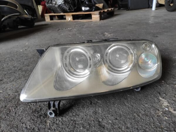 Faro izquierdo Volkswagen Touareg I (7L) 2.5 R5 TDI (174 cv)