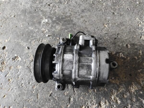 Compresor aire acondicionado Volkswagen Passat Variant (B5) 1.9 TDI (130 cv) - Imagen 2
