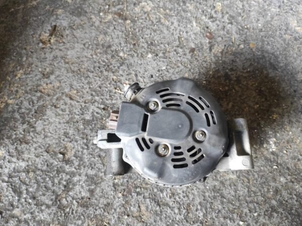 Alternador Toyota Auris I 2.0 D-4D (126 cv) - Imagen 3