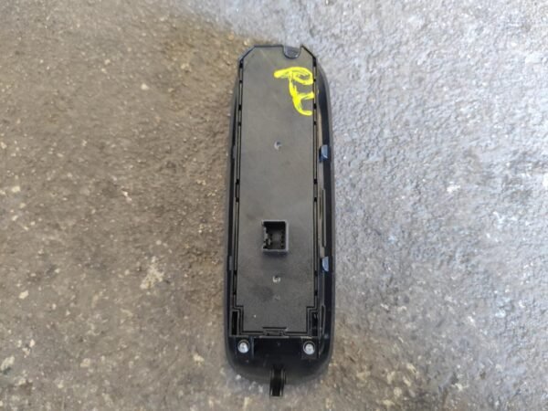Mando elevalunas delantero izquierdo Ford Mondeo III Sedan 2.0 TDCi (140 cv) - Imagen 2