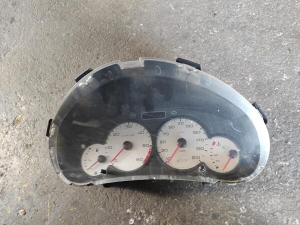 Cuadro de instrumentos Peugeot 206 1.4 HDi (68 cv)
