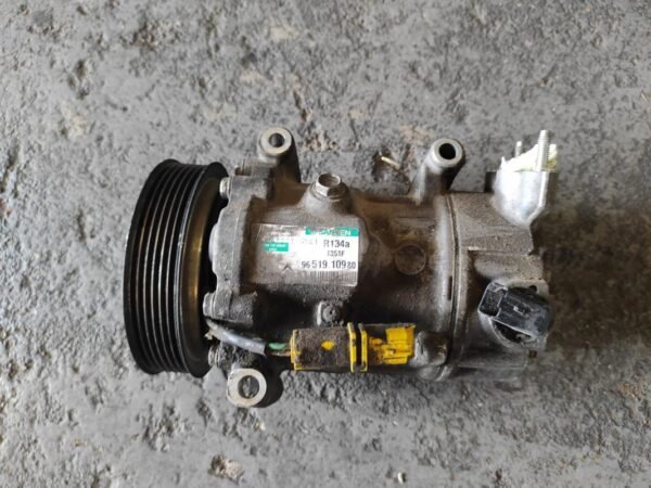 Compresor aire acondicionado Citroen C4 I Hatchback (Fase I, 2004) 1.4i 16V (88 cv) - Imagen 2
