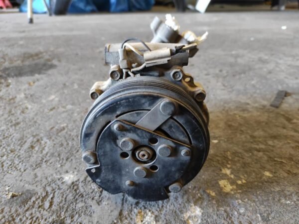 Compresor aire acondicionado Renault Clio II 1.2 i 16V (75 cv) - Imagen 3