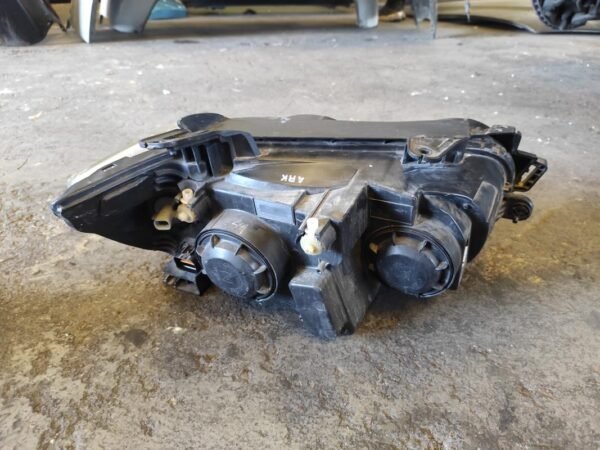 Faro izquierdo Chevrolet Aveo II Hatchback 1.4 16V (100 cv) - Imagen 2
