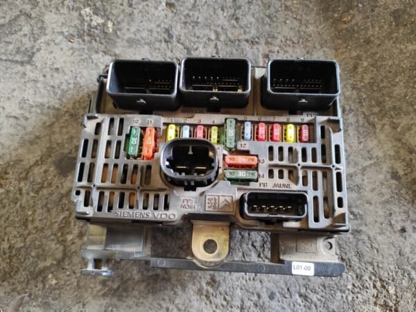 Caja de reles / fusibles Peugeot 407 2.0 HDi (136 cv)