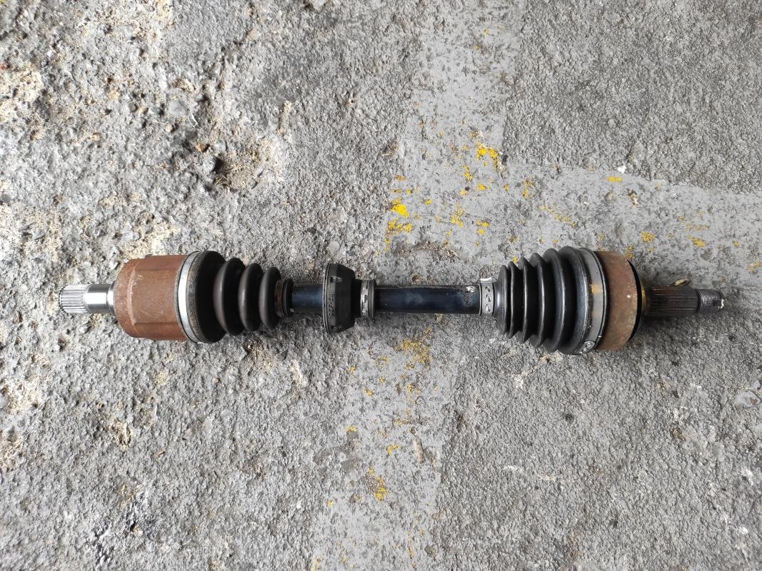 Transmisión delantera izquierda Honda Accord VII 2.2 i-CTDi (140 cv)