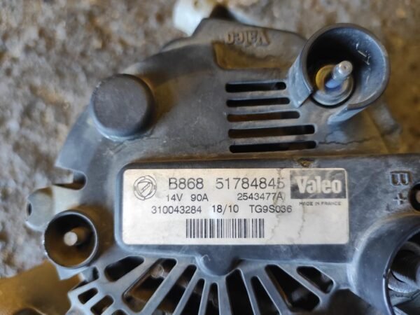 Alternador Fiat Grande Punto 1.3 D Multijet (75 cv) - Imagen 4