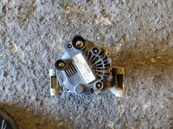Alternador Fiat Grande Punto 1.3 D Multijet (75 cv) - Imagen 3