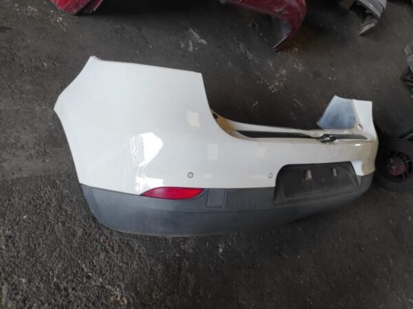 Paragolpe trasero Renault Megane III 1.5 dCi (110 cv) FAP - Imagen 2