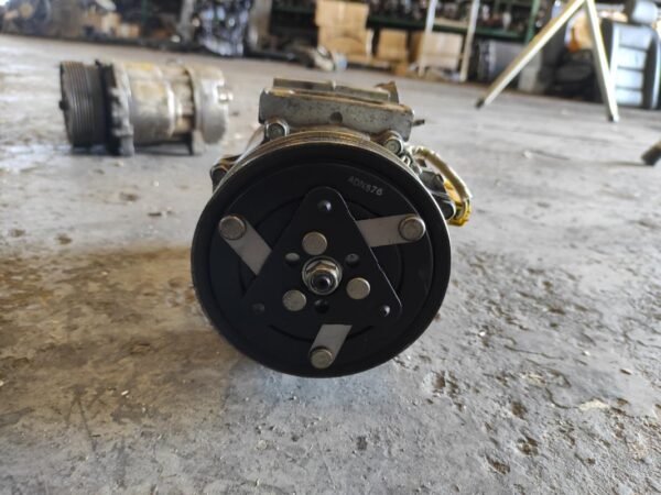 Compresor aire acondicionado Peugeot 407 1.6 HDi (109 cv) - Imagen 3