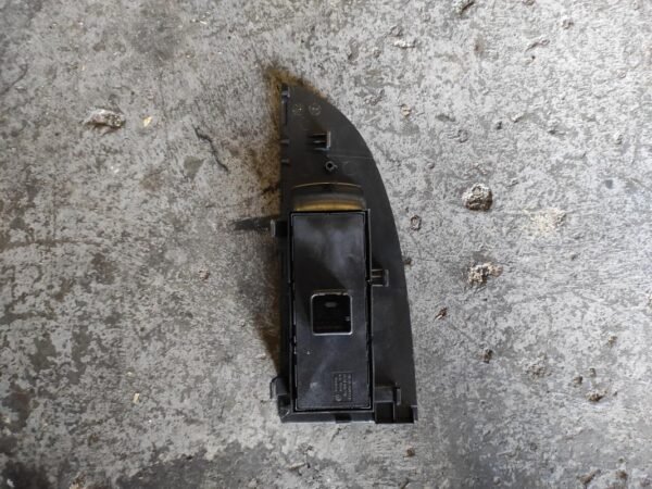 Mando elevalunas delantero izquierdo Seat Leon II (1P) 1.9 TDI (105 cv) - Imagen 2