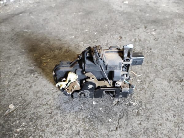 Cerradura puerta trasera izquierda Seat Leon I (1M) 1.9 TDI (100 cv) - Imagen 2