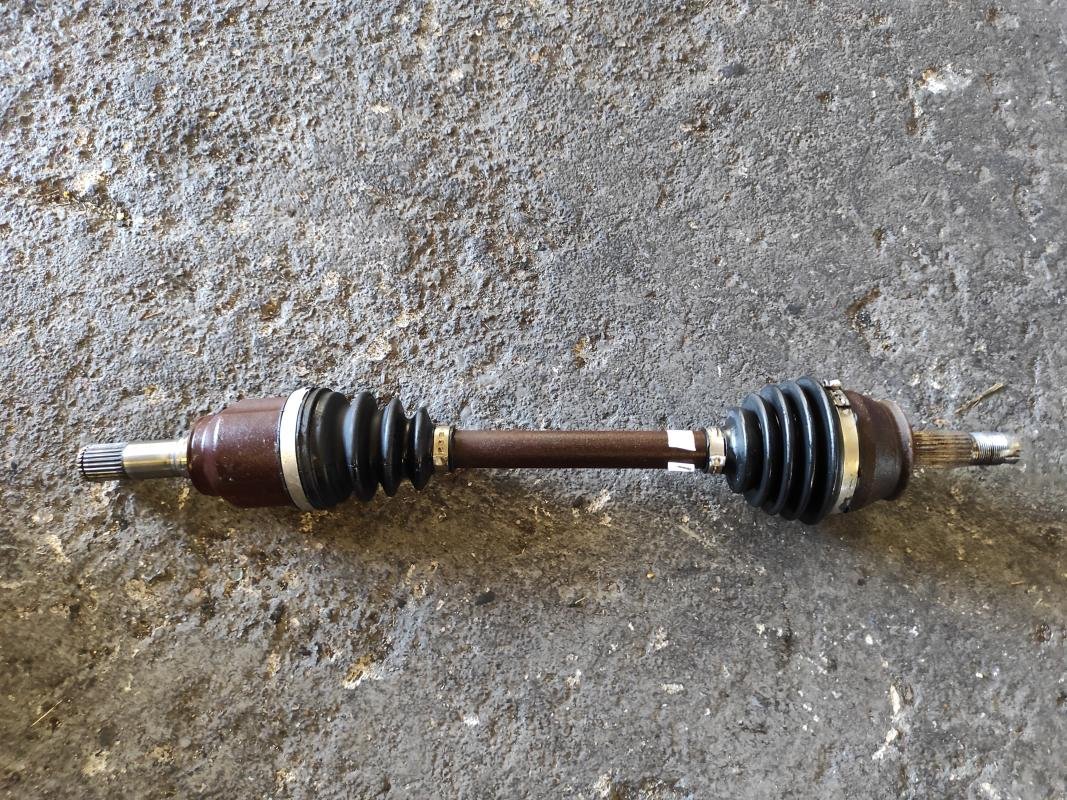 Transmisión delantera izquierda Fiat Bravo II 1.9 MultiJet (120 cv)