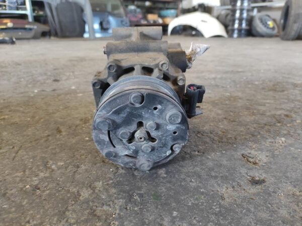 Compresor aire acondicionado Ford Transit Connect 1.8 DI (75 cv) - Imagen 3