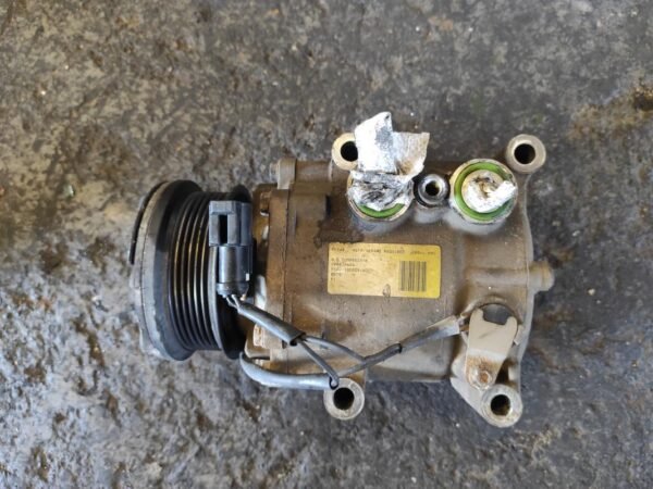 Compresor aire acondicionado Ford Transit Connect 1.8 DI (75 cv) - Imagen 2