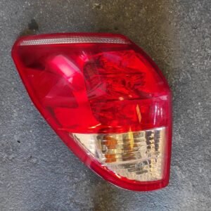 Piloto trasero izquierdo Toyota RAV 4 III 2.2D 4WD (136cv)