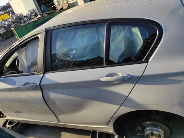 Puerta trasera izquierda Bmw Serie 1Hatchback (F20) 116d (116 cv)