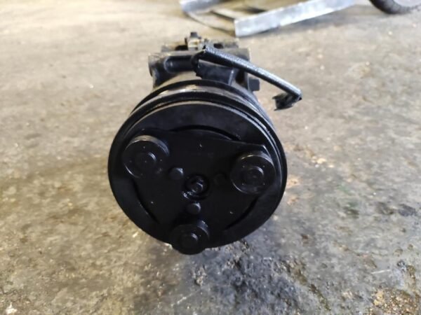Compresor aire acondicionado Ford Focus II Hatchback 2.0 TDCi (136 cv) - Imagen 3